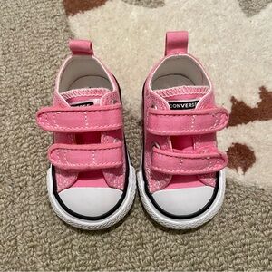 Converse Kids Velcro Pink Sneakers (Size 2)